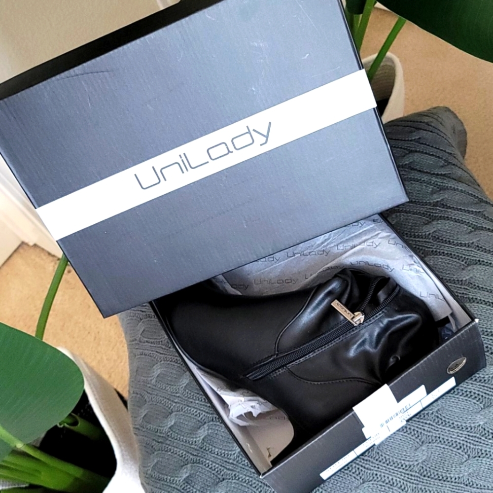Unilady - size 10 - Black Ankle Boots